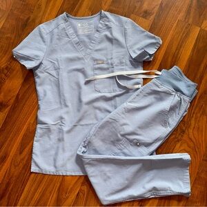 Cute figs set! Xxs top & xxs/p bottoms